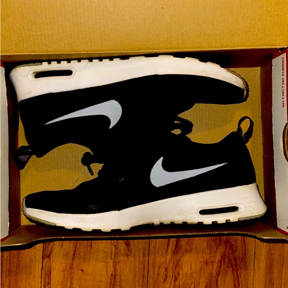 Nike Airmax Thea shoes, women’s size 7. Not into them anymore, stopped wearing